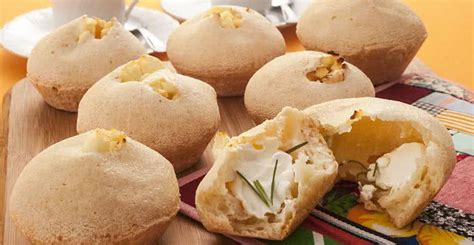 Pão de queijo recheado