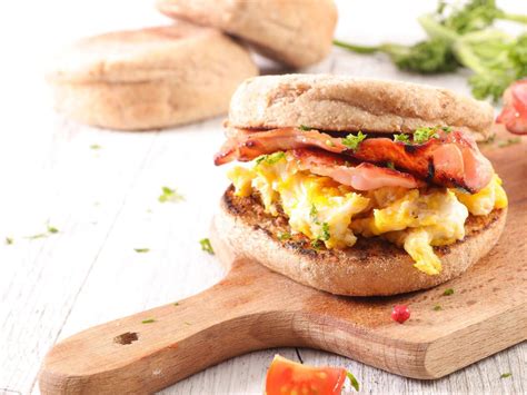 Canadian Bacon Breakfast Sandwich Recipe and Nutrition - Eat This Much