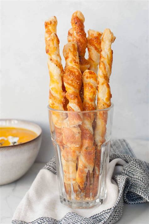 Puff pastry cheese straws (video) - Everyday Delicious