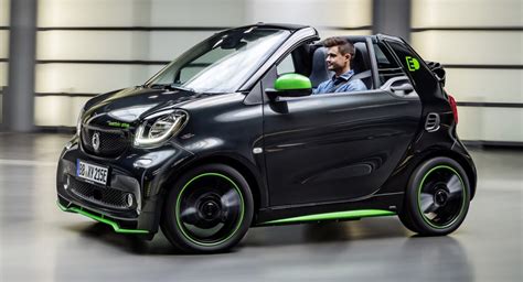 Daimler To Stop Selling Gas-Powered Smart Cars In U.S & Canada