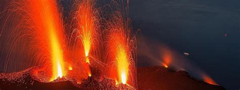 Hiking Stromboli, visit the Lighthouse of the Mediterranean