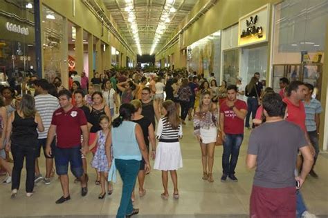 Picoenses Lotam Picos Plaza Shopping Em Dia De Inaugura O Graus