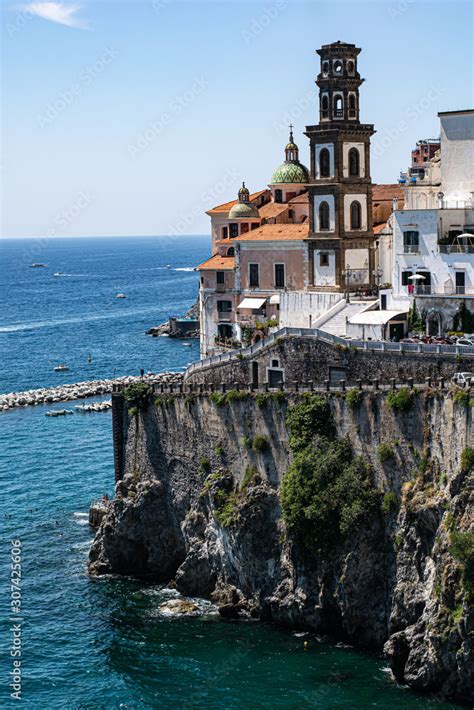 Vista general de un pueblo de la Costa Amalfitana Stock Photo | Adobe Stock