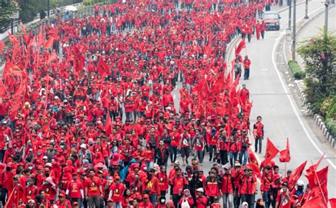 Hari Ini Puluhan Ribu Buruh Kepung Jakarta Okezone Megapolitan