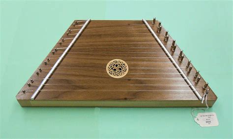 Lap Harp Walnut With Celtic Knot The Dulcimer Shoppe