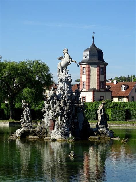 Pegasus-Brunnen Mit Wasserhaus Stockbild - Bild von porträt ...