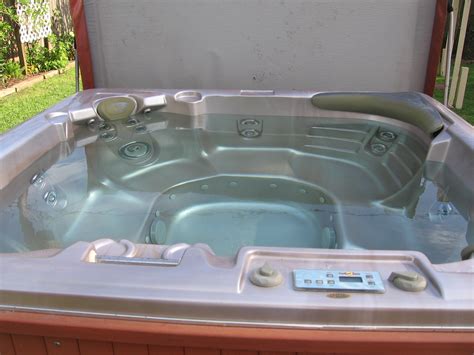 6 Person Sunbelt Wave Spa Hot Tub Hot Tub Insider