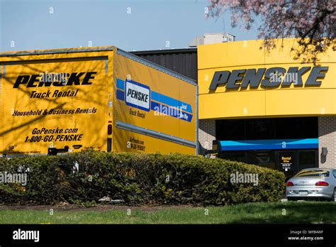 Penske rental truck hi-res stock photography and images - Alamy