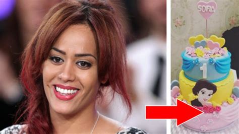 Amel Bent Elle D Voile Une Photo Ultra Craquante De Sa Petite Fille