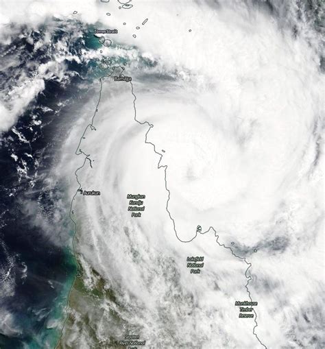 Severe Tropical Cyclone Trevor Hits Queensland 300 Mm 11 8 In Of