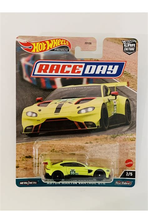 HOT WHEELS Premium Race Day Aston Martin Vantage GTE Fiyatı Yorumları