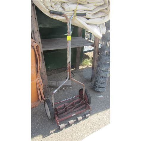 PUSH MOWER - Dodds Auction