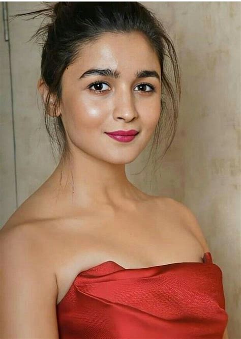 Pin On Wmvac Alia Bhatt आलिया भट्ट Beautiful Smile Women Alia Bhatt Photoshoot Beautiful