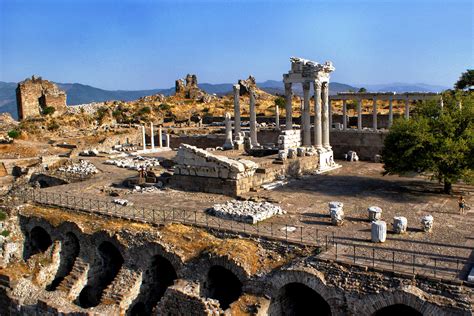 Bergama Gezilecek Yerler Tarihi K Lt Rel Ve Do Al Zenginlikler