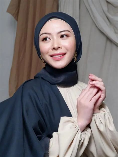 5 Inspirasi Gaya Hijab Untuk Lebaran Yang Simple Namun Stylish Dari