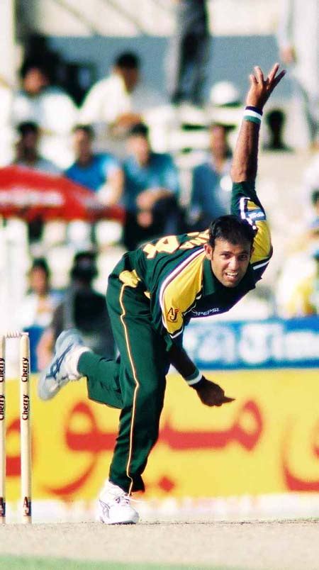 Naved Ul Hasan In His Bowling Stride Espncricinfo