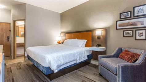 Hampton Inn Cedar Rapids from $101. Cedar Rapids Hotel Deals & Reviews ...