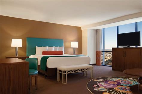 Rio Hotel & Casino in Las Vegas: Find Hotel Reviews, Rooms, and Prices on Hotels.com