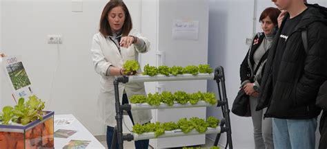 Talleres De Agricultura Inteligente Para Los Estudiantes Que Participan