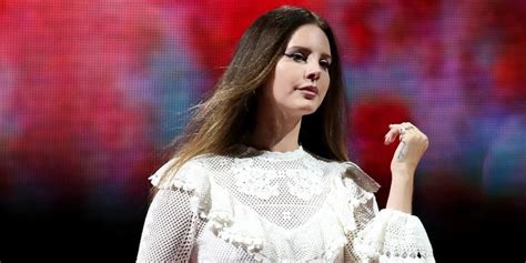 Lana Del Rey Asks Fans For Help Finding Her Lost Vape Recife Gazette