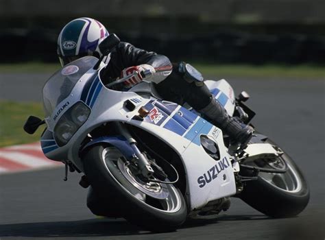 Suzuki Suzuki Gsx R 400 Motozombdrivecom