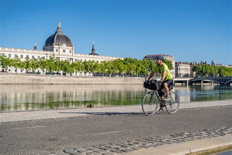 Week end vélo sur ViaRhôna dAmbérieu en Bugey à Lyon au fil du Rhône