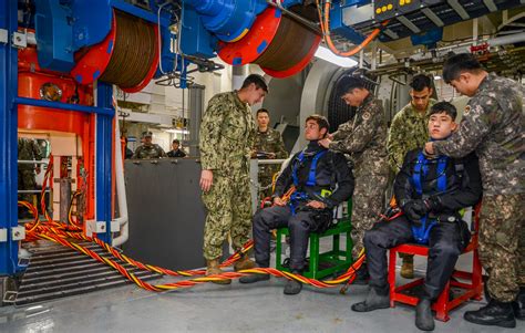 Us Navy Divers Achieve Milestone Embark Aboard Korean Ship For Salvex 2017 Us Indo Pacific