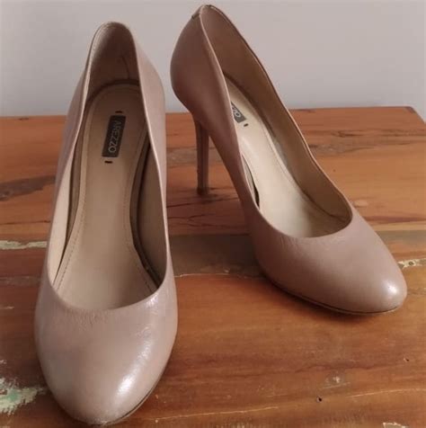 Scarpin Nude Arezzo Sapato Feminino Arezzo Usado 78463896 Enjoei