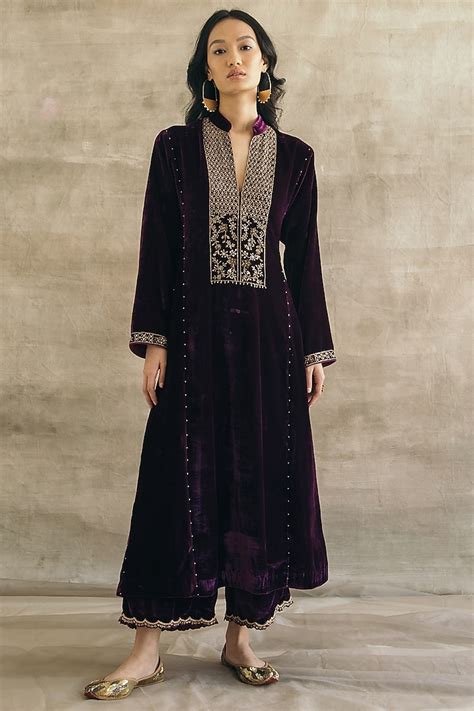 Plum Silk Velvet Embroidered Kurta Set By Sureena Chowdhri At Pernias