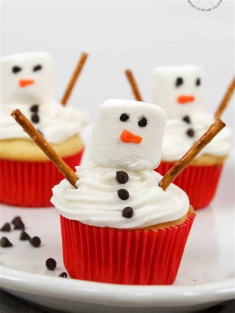 Snowman Cupcakes - Emily Enchanted