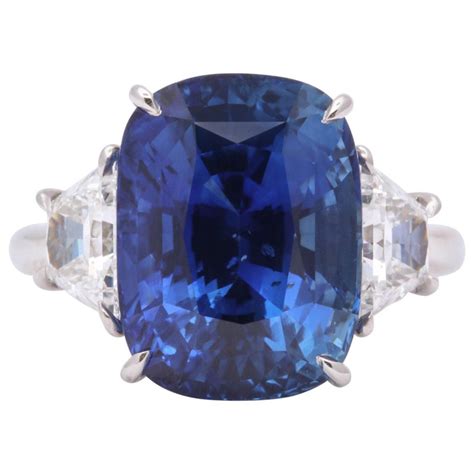 10 Carat Ceylon Blue Sapphire And Diamond Ring For Sale At 1stdibs 10 Carat Sapphire 10 Carat