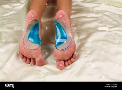 Semelles orthopédiques pour les pieds des enfants Photo Stock Alamy