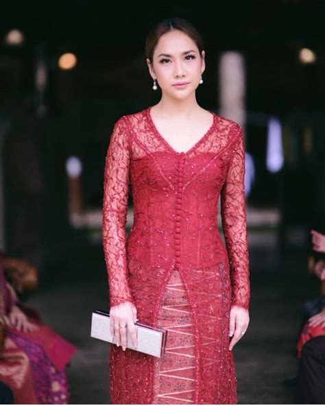 50 Model Kebaya Kutu Baru Modern Brokat Terbaru 2020