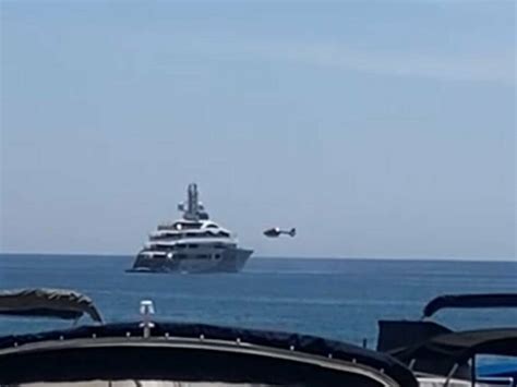 Lo Yacht Di Mark Zuckerberg Ormeggiato Di Fronte A Levanto Con I Suoi