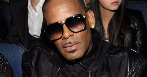 R Kelly Could Face Criminal Charges Over Sex Tape Of Him And 14 Year Old Girl Mirror Online