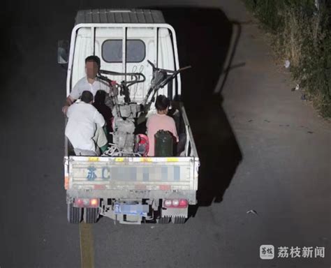 监控拍下小货车人货混装 交警喊话司机乖乖来受罚我苏网