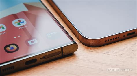 Flat vs curved phone displays? It all comes down to screen size.