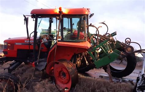 Fallece Un Hombre De A Os Tras Volcar El Tractor Que Conduc A Agroclm