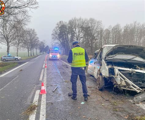 Dramatyczny wypadek busa w Sokołowicach Trzy osoby poszkodowane