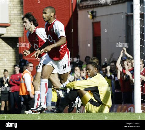 Sport Football Celebrating Thierry Henry Hi Res Stock Photography And