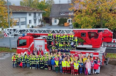 Kinderfl Mmchen Freiwillige Feuerwehr Lohr A Main