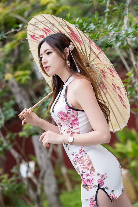 Asian Pose Sitting Umbrella Dress Glance HD Phone Wallpaper Rare