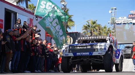 Da Armando Ayala banderazo de arranque a la 55 edición de la Score Baja