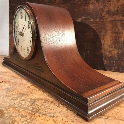 New Haven Humpback Mantle Clock This Style First Appeared In The Late