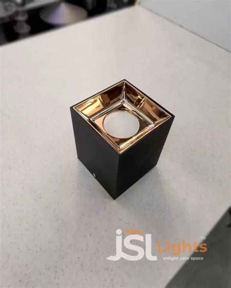 12w Square Ceiling Surface Cylinder Light With Gold Reflector 677