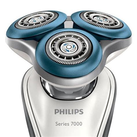 Philips - Norelco Electric Shaver series 7000 | theafricanfamily