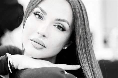 Bomba e Kosovës në foto me bikini Festa Qoqaj modelja që po çmend rrjetin Lifestyle