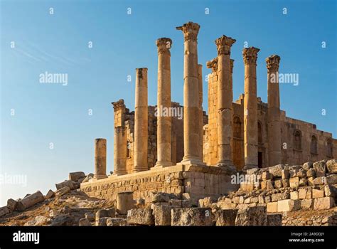 Jerash Temple Zeus Hi Res Stock Photography And Images Alamy