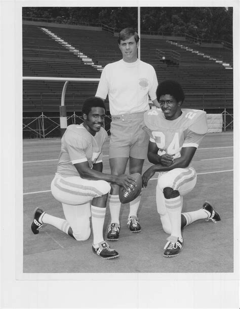 How Tennessee Footballs Condredge Holloway Became First Black Sec Qb