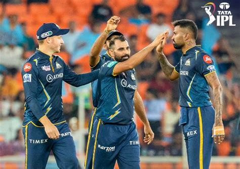 Ipl Mohammed Shami Breathes Fire As Gujarat Titans Restrict Dc To